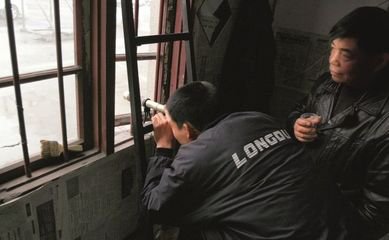 上海市私人调查：楼下业主漏水物业不处理能索赔吗